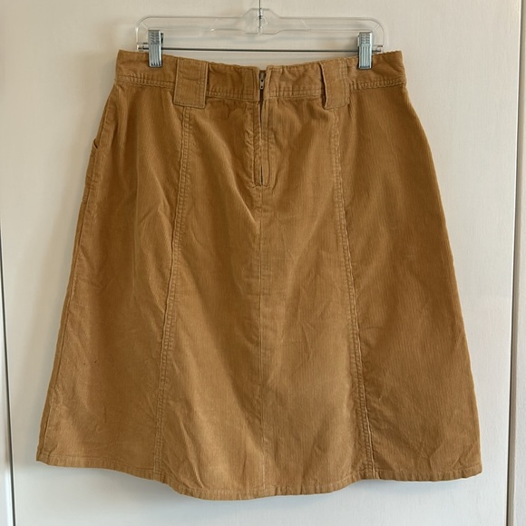 Nevada VGUC yellow corduroy skirt, front pockets, zip and button up in back - Picture 7 of 12